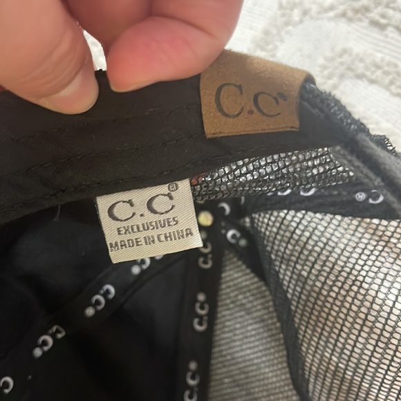 CC brand hat with Velcro back and jeweled heart - Picture 9 of 9